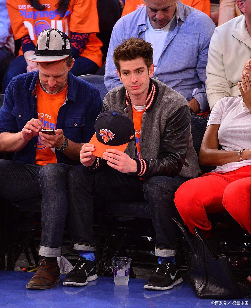 纽约尼克斯训练开放日，加时末段迎来里程碑引欢呼，NBA季后赛在即，资深球员宣示担当的简单介绍